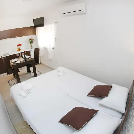 Deluxe Mkc * 자다르