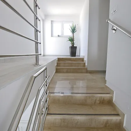 Deluxe Mkc 아파트 자다르