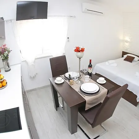 Deluxe Mkc Apartment Zadar