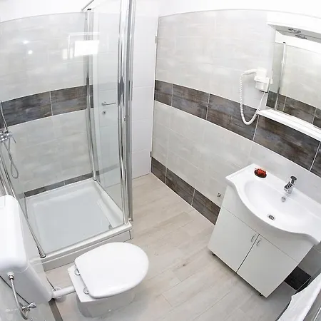 Deluxe Mkc 아파트