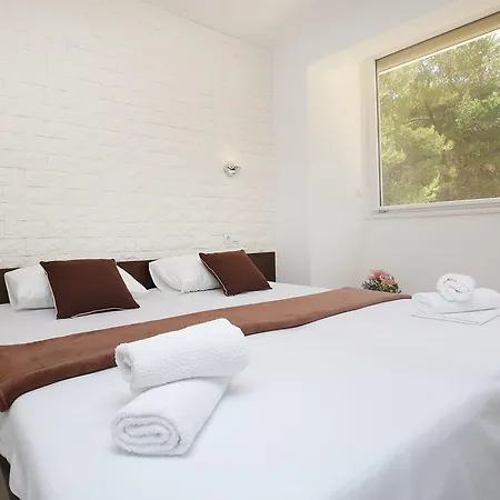 Deluxe Mkc * 자다르