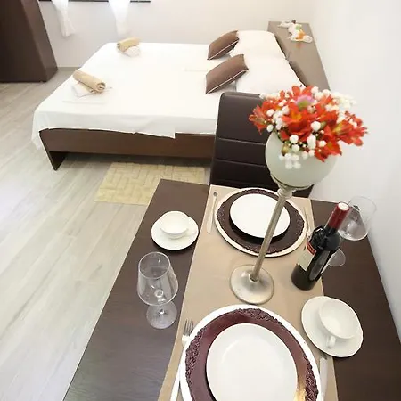 Deluxe Mkc * 자다르