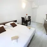 Deluxe Mkc * Zadar
