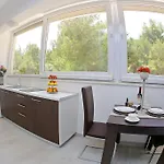 Deluxe Mkc Apartman *