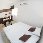 Deluxe Mkc * Zadar