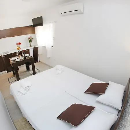 Deluxe Mkc * Zadar