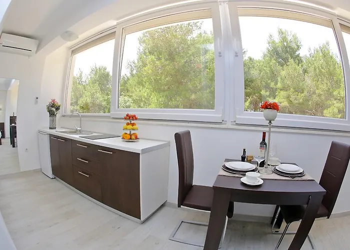 Deluxe Mkc Апартаменты *